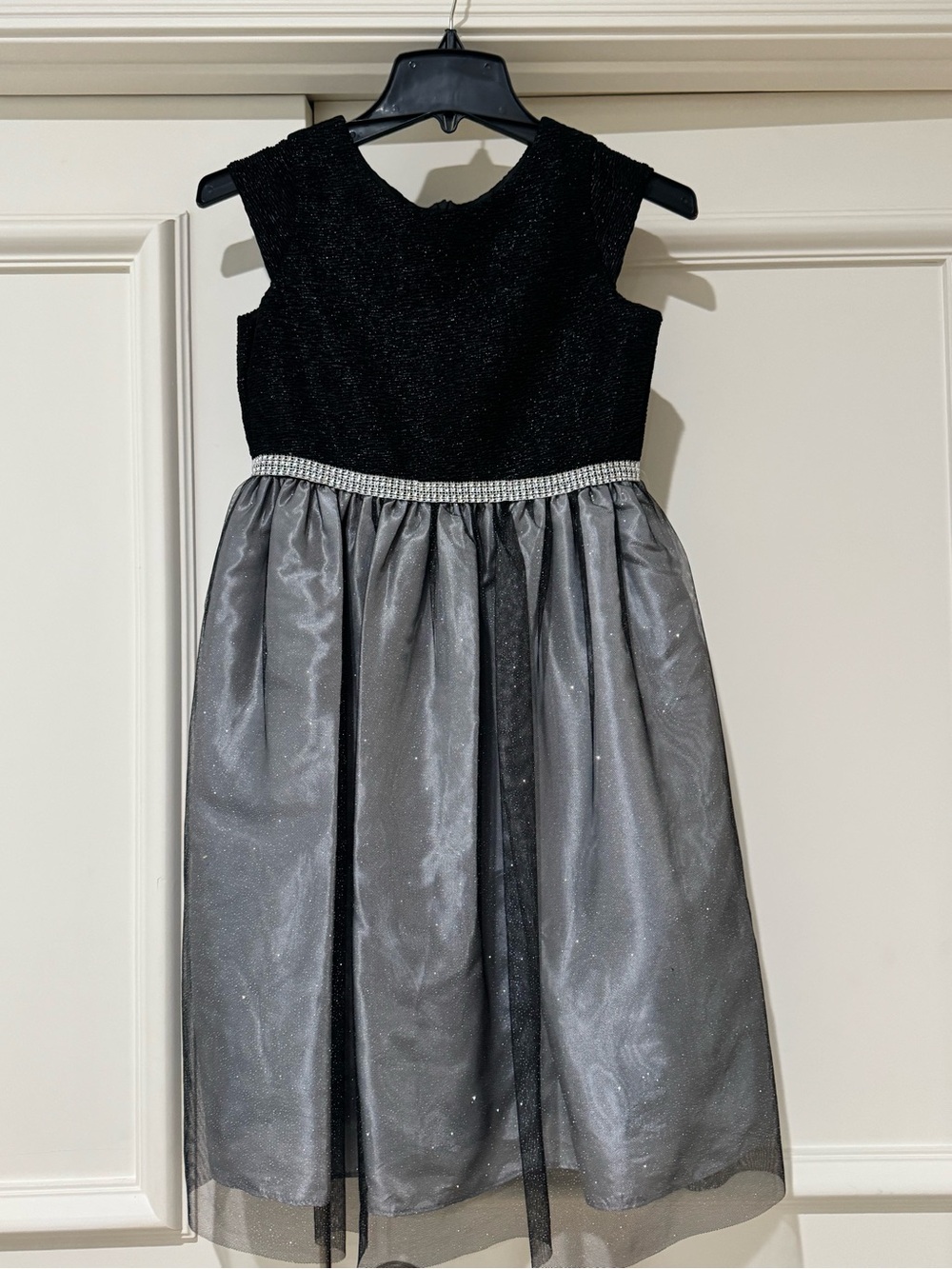 Jayne Copeland Black and Silver Glitter Formal Dress